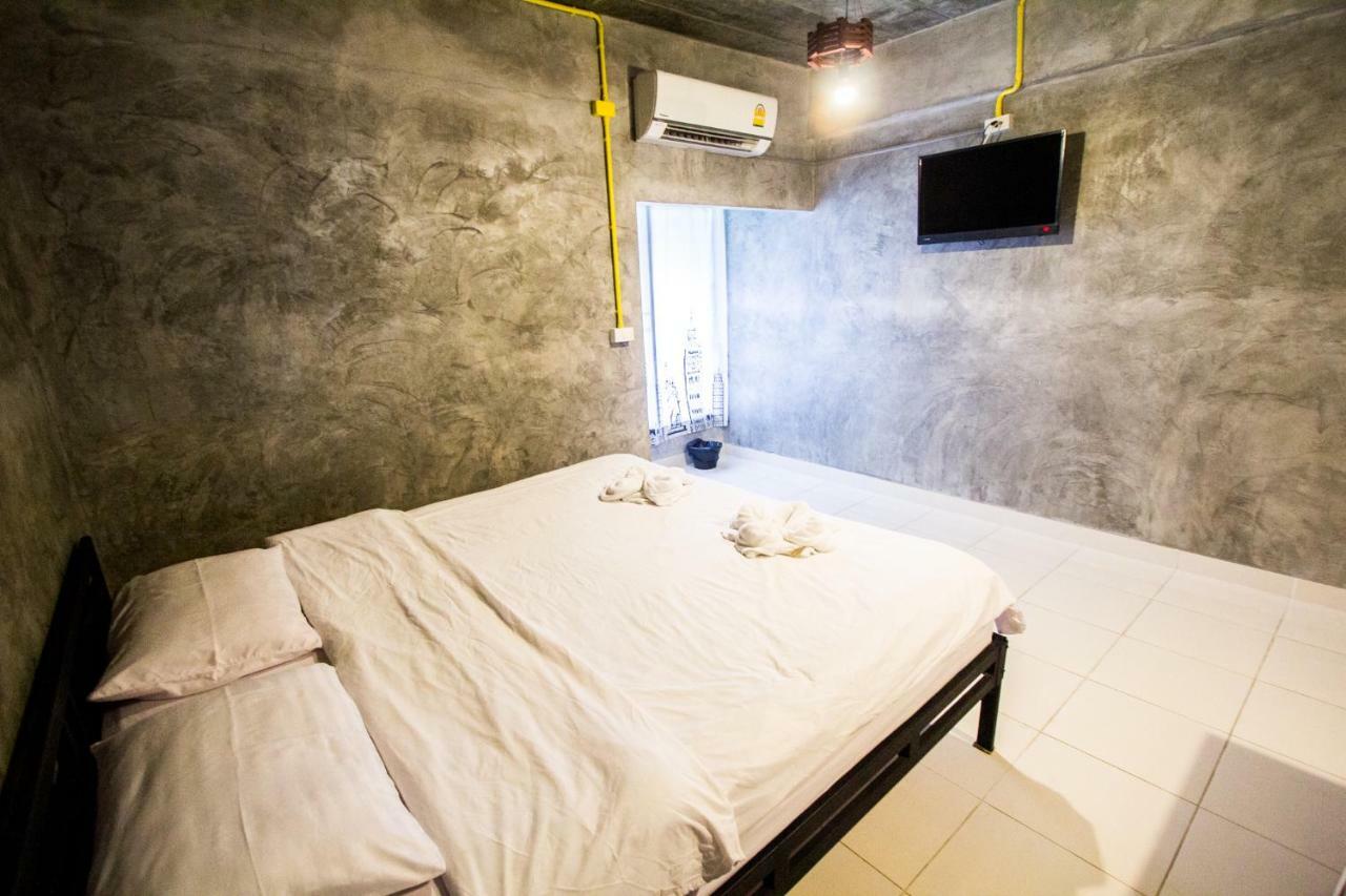 The Sky Loft Hotel Патум Тани Екстериор снимка