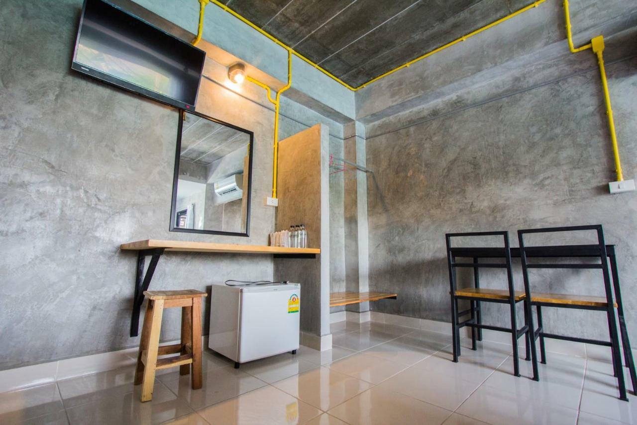 The Sky Loft Hotel Патум Тани Екстериор снимка